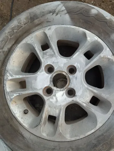 4 rodão de alumínio aro 14 da Ford...entrego pintudo da cor que desejar