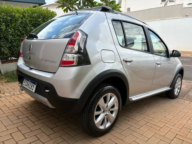 Renault Sandero Stepway Hi-flex 1.6 16V 5P 2012