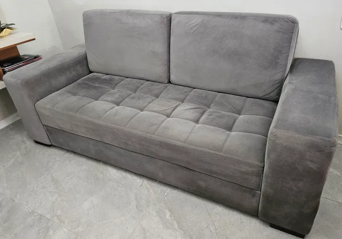 Sofá 3 lugares em  tecido animale