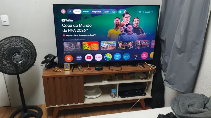 TV tcl Classic 4k Smart Tv 55" P755 + Rack Bancada Estante para TV 55 off-white ripado