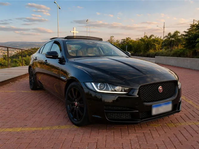 Jaguar XE 2.0 Turbocharged Pure 240cv Aut. 2016