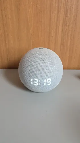 Alexa Echo dot COM RELÓGIO