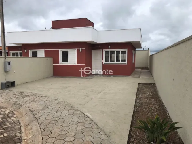 Casa térrea em Condomínio com 2 dormitórios para venda - 185m² e 3 vagas