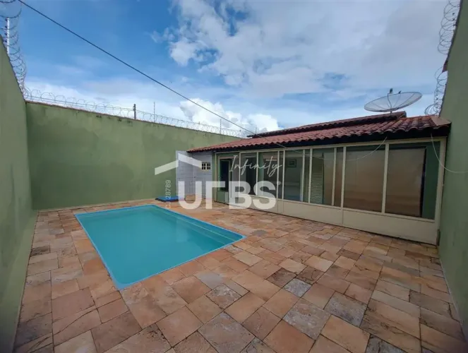 Casa com 183m² à venda no bairro Nossa Senhora das Graças
