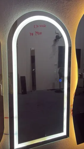 ESPELHOS ORGÂNICOS E JATEADOS COM LED