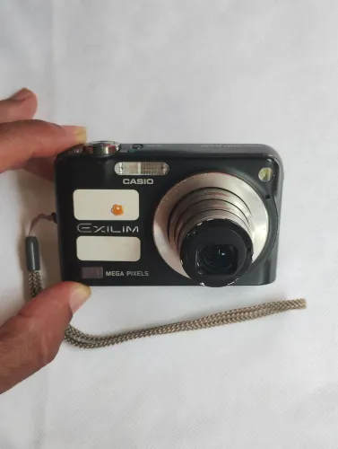 Câmera digital Casio Exilim EX-Z1200 importada