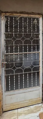 Porta de ferro