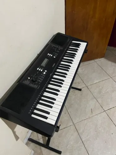 Teclado Yamaha PSR E363 - Suporte e Capa incluso