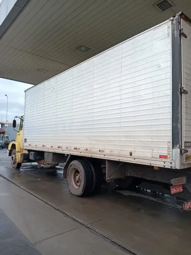 VENDO BAU DE CAMINHÃO TOCO/TRUCK