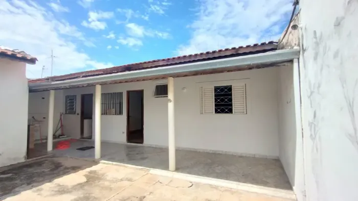 Casa para venda com 142 metros quadrados com 3 quartos