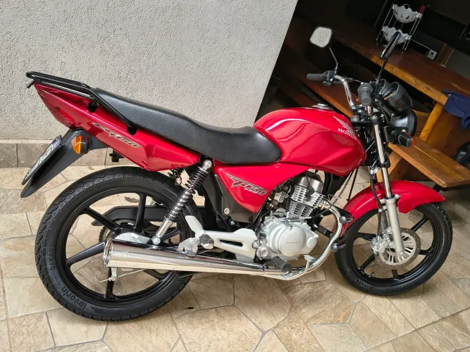 Titan 150 2004 esd vermelha extra.