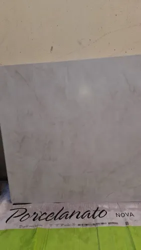 Porcelanato Delta Pulpis sand 84x84