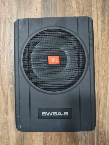 Subwoofer amplificado JBL