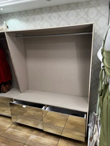 Móveis para loja de roupas ou closet 