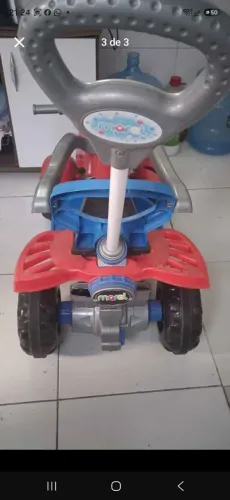 Lindo carro de passeio infantil