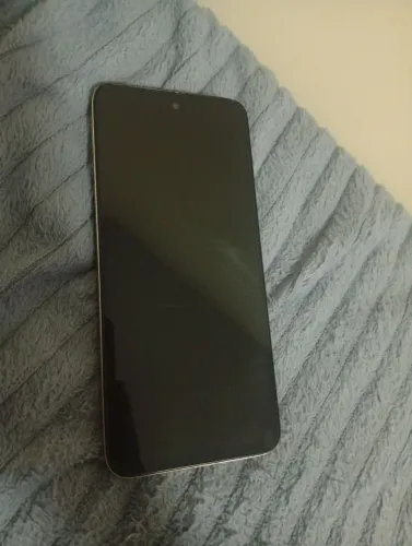 Vendo celular redmi 13, 256GB novo