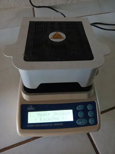 Analisador de Umidade IV3000 Analisador de Umidade Gehaka funcionando