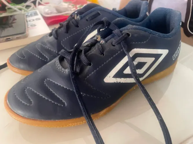 Chuteira futsal umbro tamanho 37/38