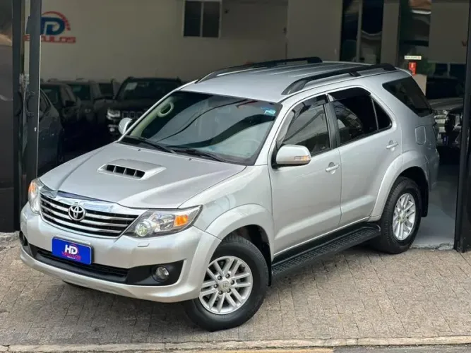 Toyota Hilux SW4 SRV D4-d 4X4 3.0 TDI Dies. AUT 2014