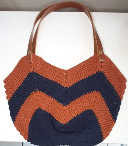 Bolsa em crochê duas cores