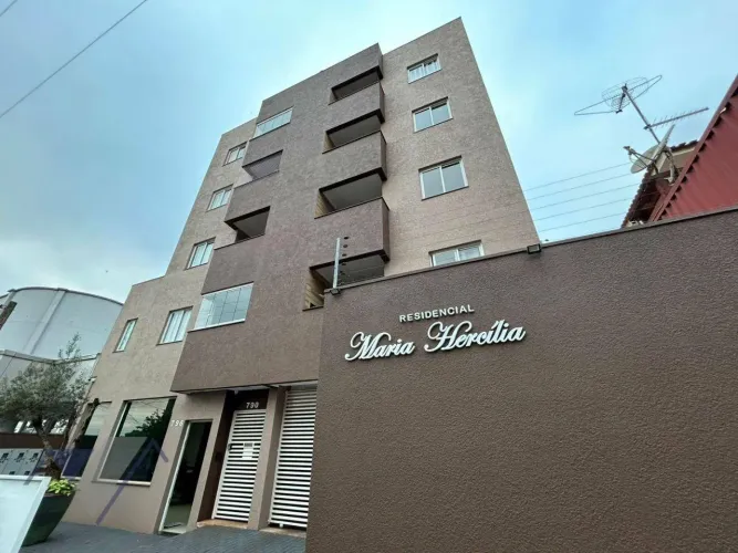 Apartamento com 2 dormitórios para alugar, 71 m² por R$ 3.350,00/mês - Centro - Cascavel/P
