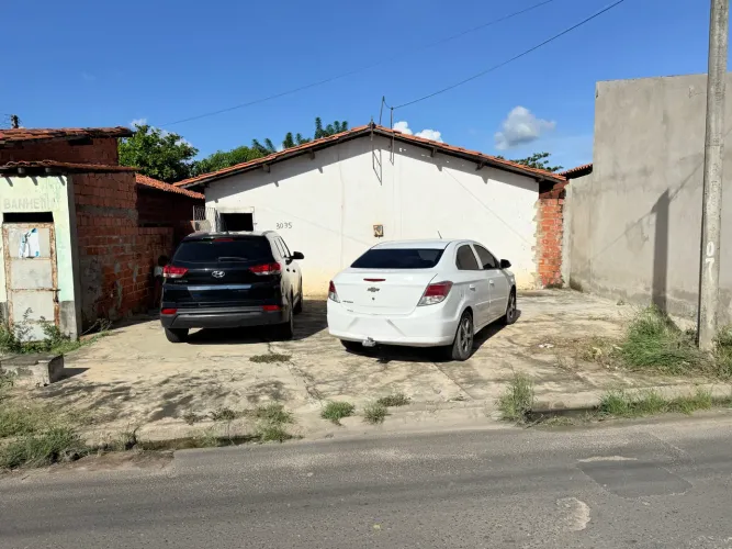 *OPORTUNIDADE NO SANTO ANTÔNIO: Casa com terreno amplo 10x20 por R$ 150 mil!* 