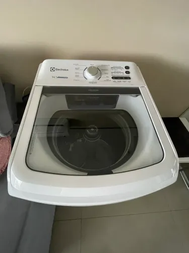 Máquina lava roupa semi nova
