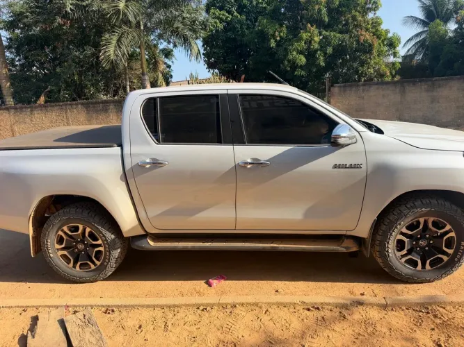 Toyota Hilux CD SRX 4X4 2.8 TDI 16V Diesel Aut. 2025