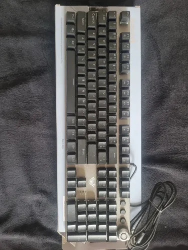 Teclado magnético Redragon Dharma