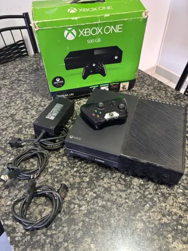 XBOX ONE FET COM CAIXA 