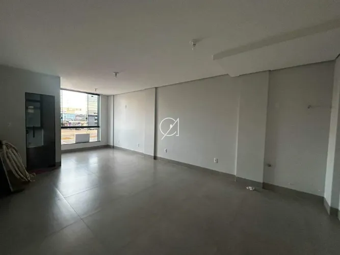 ALUGA-SE SALA COMERCIAL NA 205 SUL