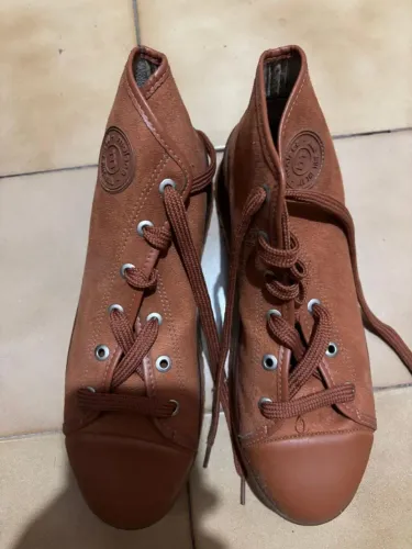 Bota moleca couro