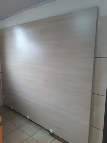 Placa de MDF Laminado (Usado P/ Divisão de ambiente em comércio)