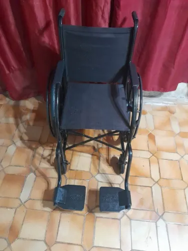CADEIRA DE RODAS