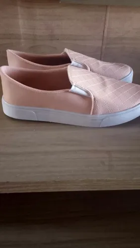 Tênis slip on feminino nude