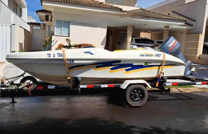 Lancha twister 150