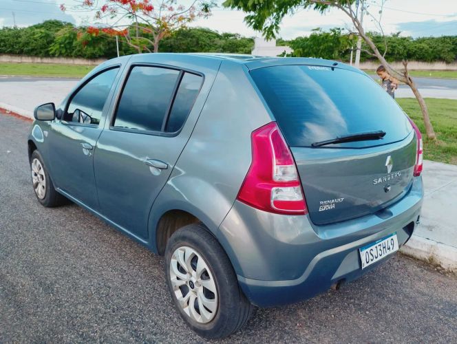 Imagem de Renault Sandero Authentique Hi-flex 1.0 16V 5P 2013