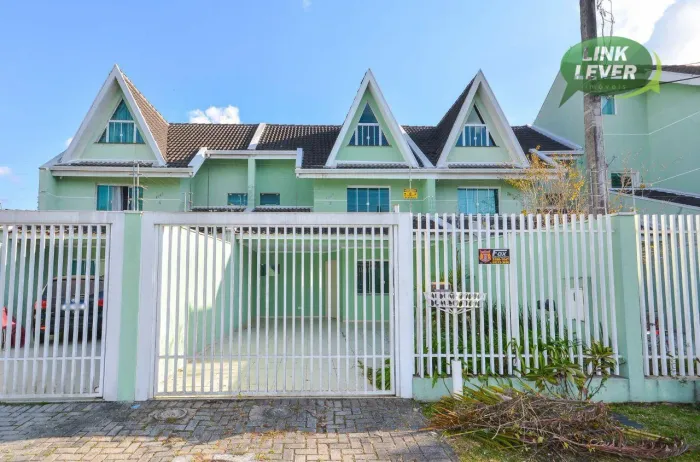 Sobrado com 3 dormitórios para alugar, 127 m² por R$ 4.425,00/mês - Boa Vista - Curitiba/P