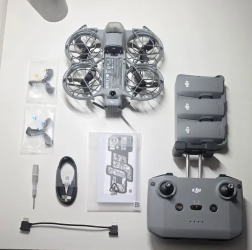 DJI Combo Neo 2 Fly More com controle remoto RC-N3