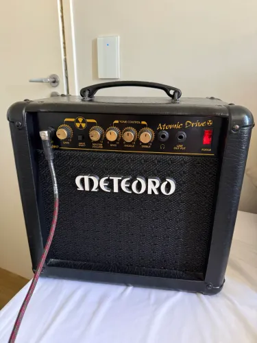 AMPLIFICADOR METEORO ATOMIC DRIVE 30W