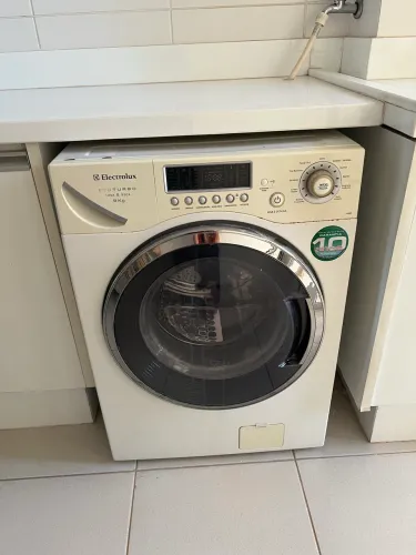 Máquina de lavar e secar roupa Electrolux EcoTurbo 9 kg