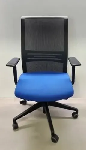 Cadeira Agile Frisokar pouco usada