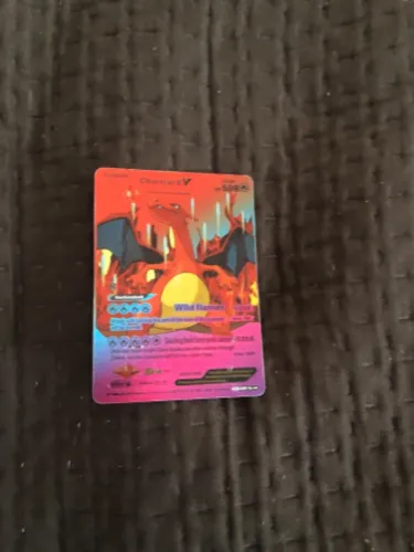 Card Pokémon raro Charizard V
