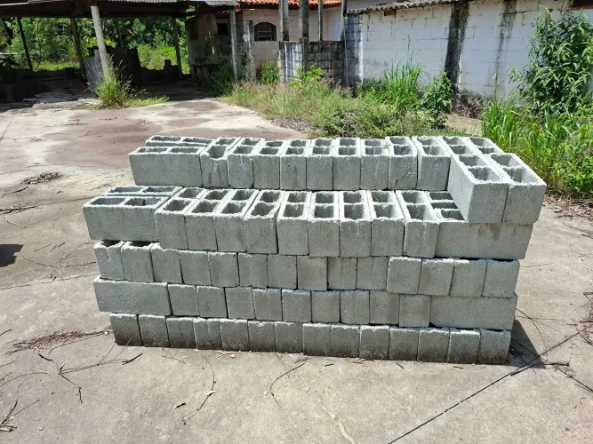 500 Blocos de cimento de 15