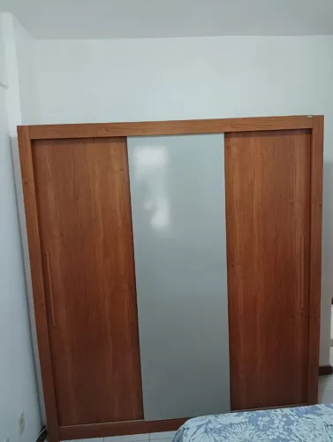 Kit Guarda-roupa, sofá e cama casal.