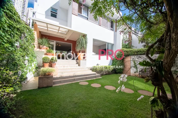 Linda casa em Condomínio no Brooklin, venha conhecer!