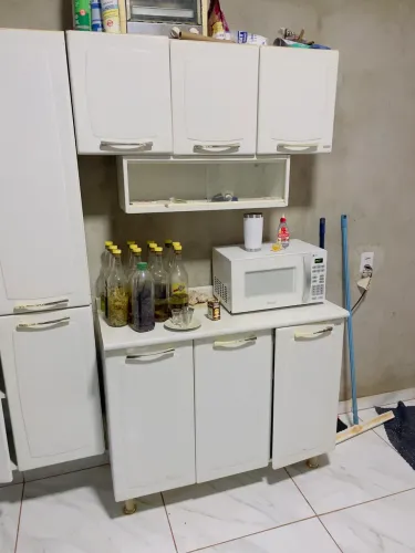 Armário de cozinha Itatiaia completo?