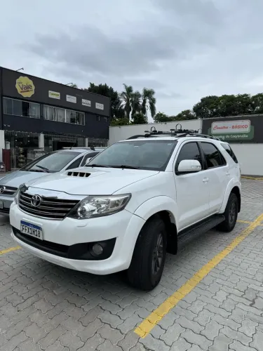 Toyota Hilux SW4 SRV D4-d 4X4 3.0 TDI Dies. AUT 2014
