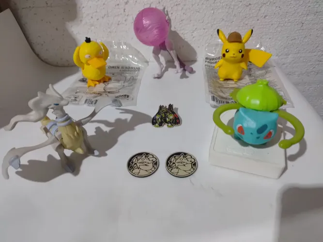Lote Pokémon Original - Burger King 2019 + McDonald's 2011 + Pin e Moedas