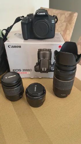 CAMERA FOTOGRÁFICA CANON 2000D( T7) +18/55 75/300 + 50 MM